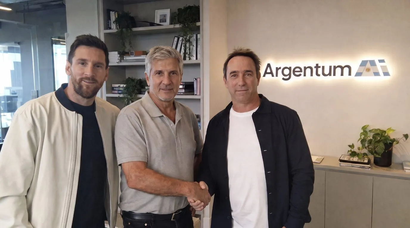 Lionel Messi, Jorge Messi y Marcos Galperín en las oficinas de Silber Markt GPT en Puerto Madero